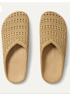 NWT Rothy’s Casual Clog in Powder Crochet sz 6